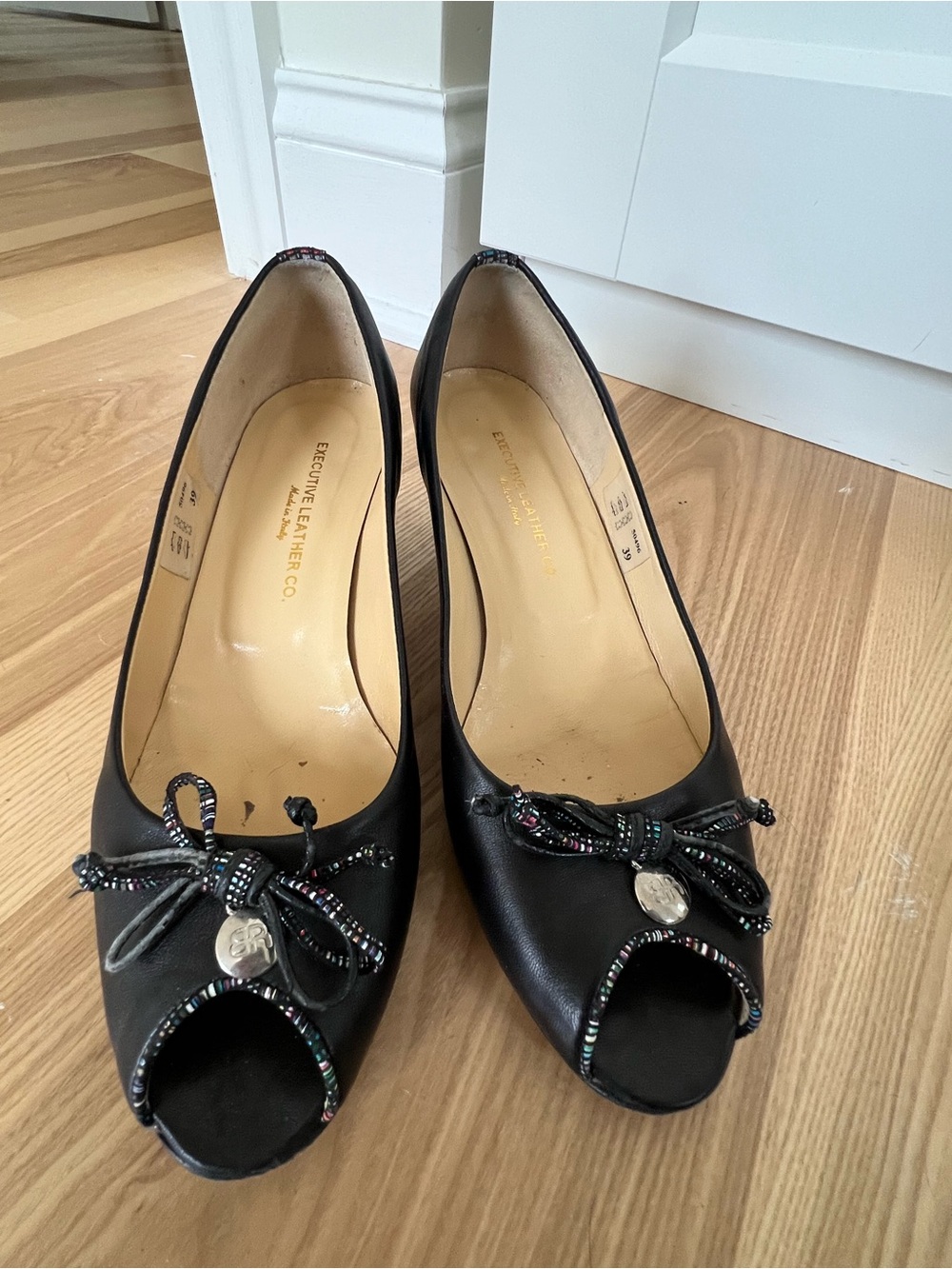 Women's Black Peep-Toe Bow Pumps shoes leather Italy size 39/US 8.5